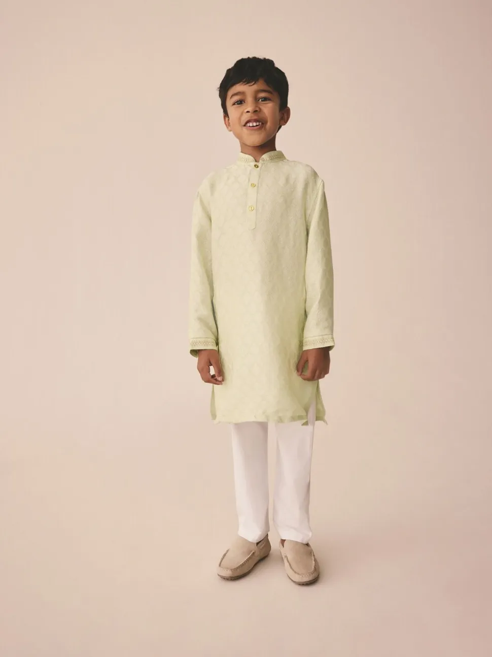 Lichtgroen geborduurd - Kurta (3mnd -16jr)