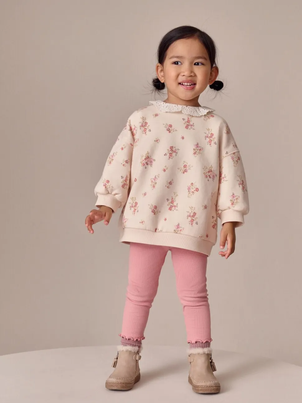Lichtroze met fijne bloemenprint - Set van sweatshirt met kraag en legging (3mnd-7jr)