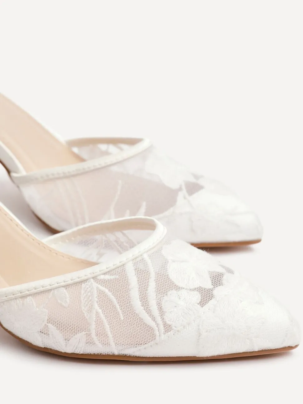 Linzi Essence Bloemen kant hakken