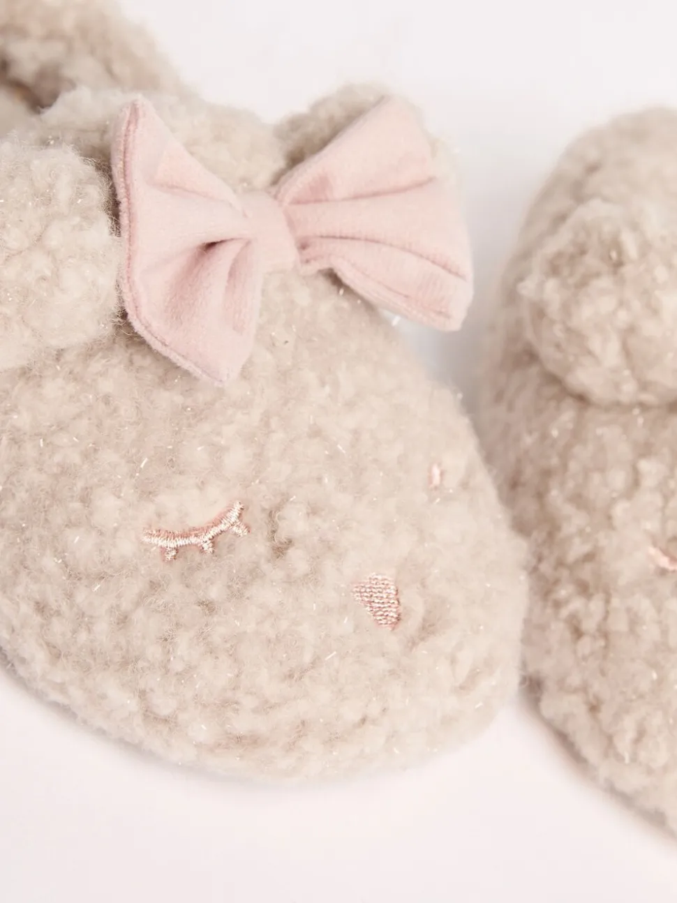 Lipsy - Imitatiebont pantoffelmuiltjes met teddybeer, strik en gesloten neus