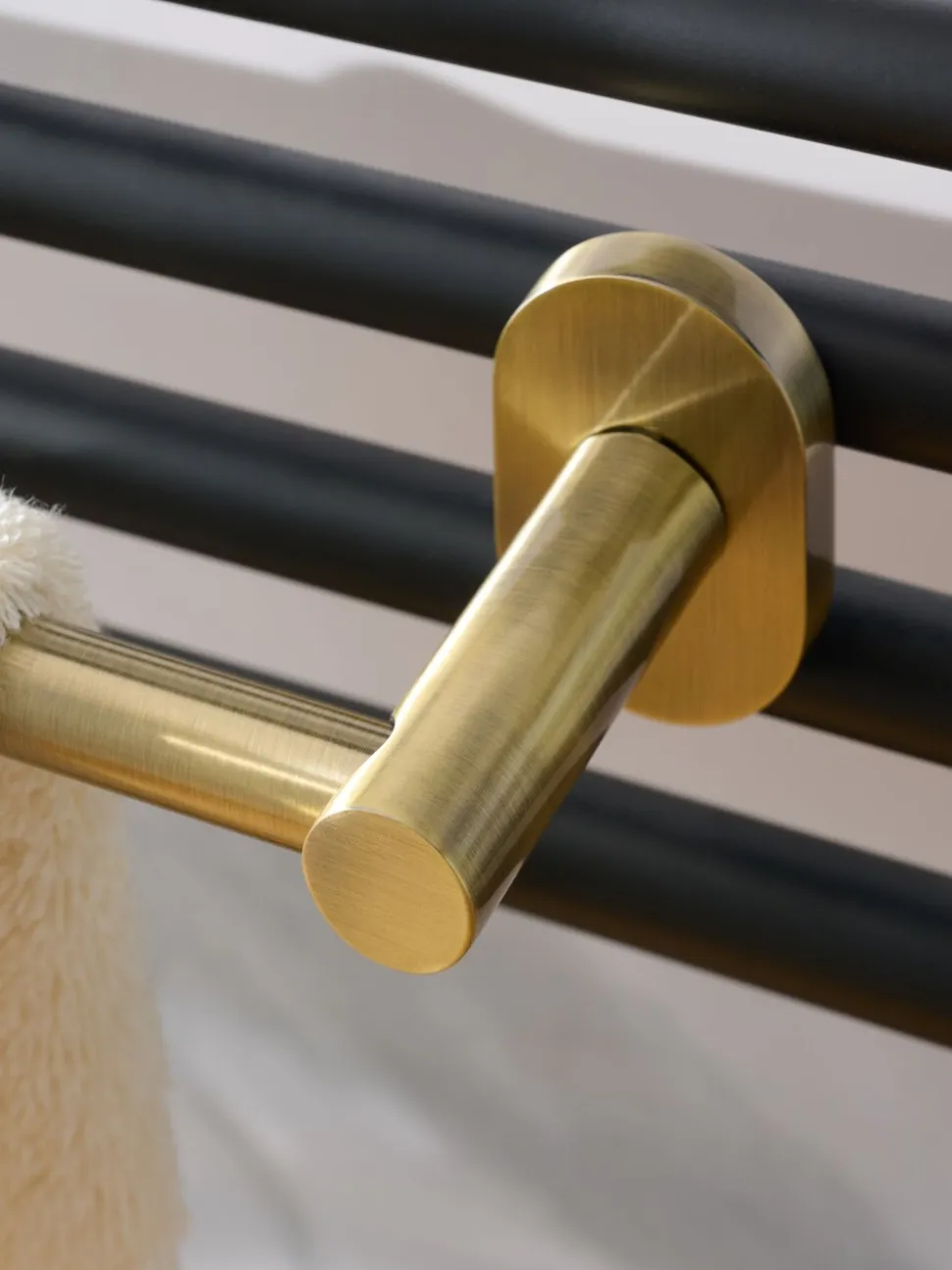 Magnetische uitschuifbare handdoekrail
