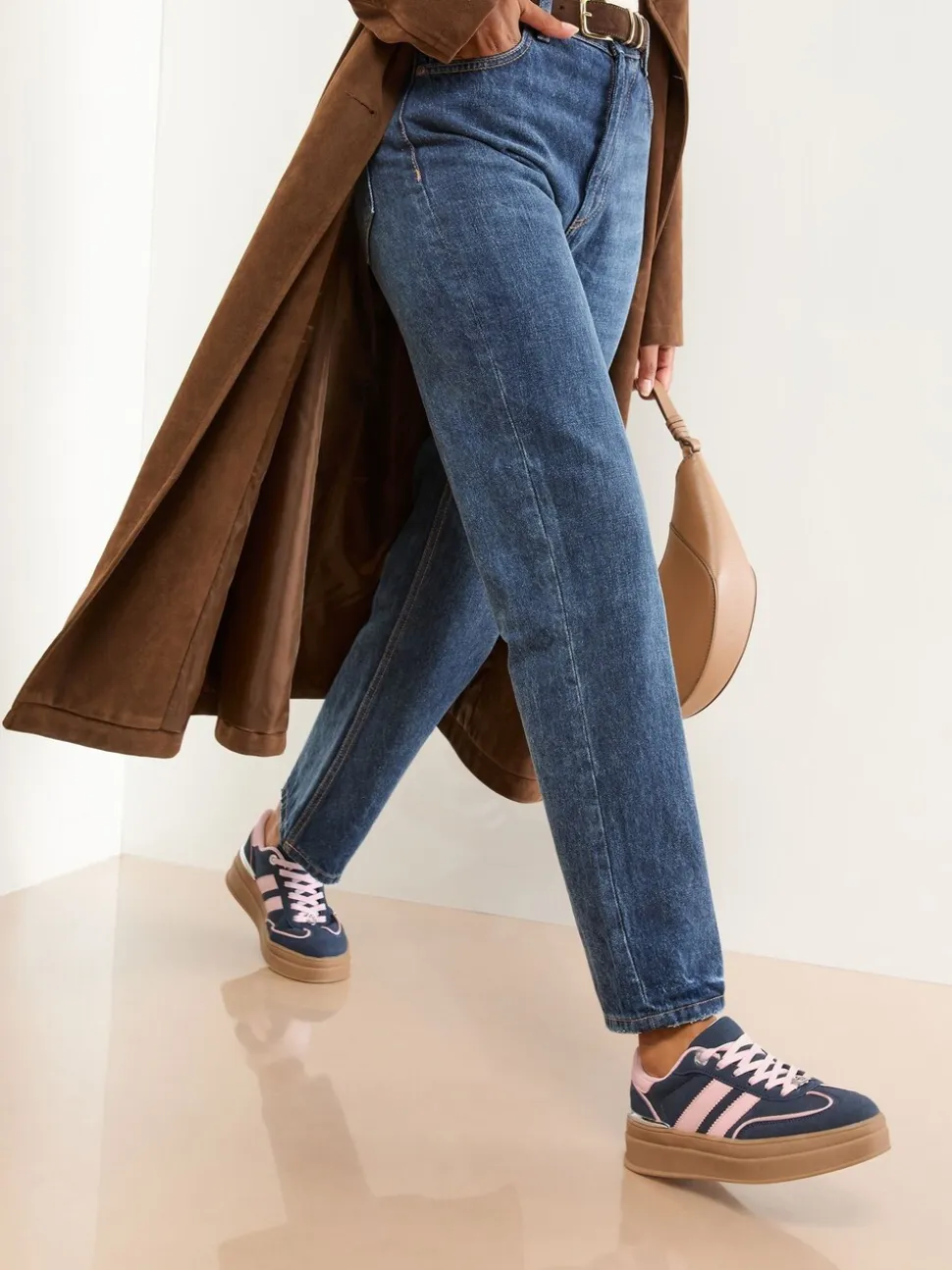 Marineblauw - Lipsy Faux suède sportschoen met dikke zool