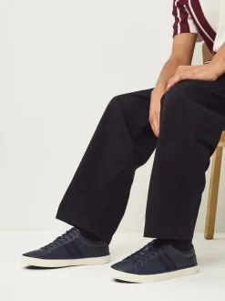 Marineblauw - Nette casual sneakers met zijstreep