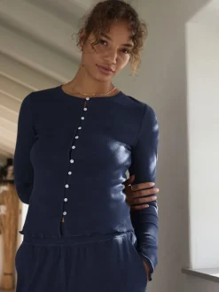 Marineblauw - self. Geribbelde pyjama met knopen