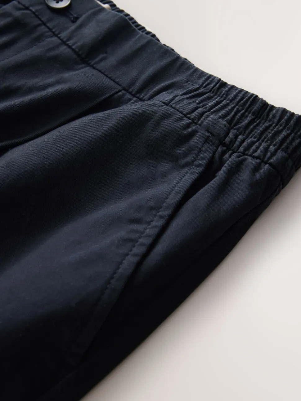 Marineblauw - Standaard toelopende pasvorm - Pleated Stretch Chinos Trousers With Elasticated Waist