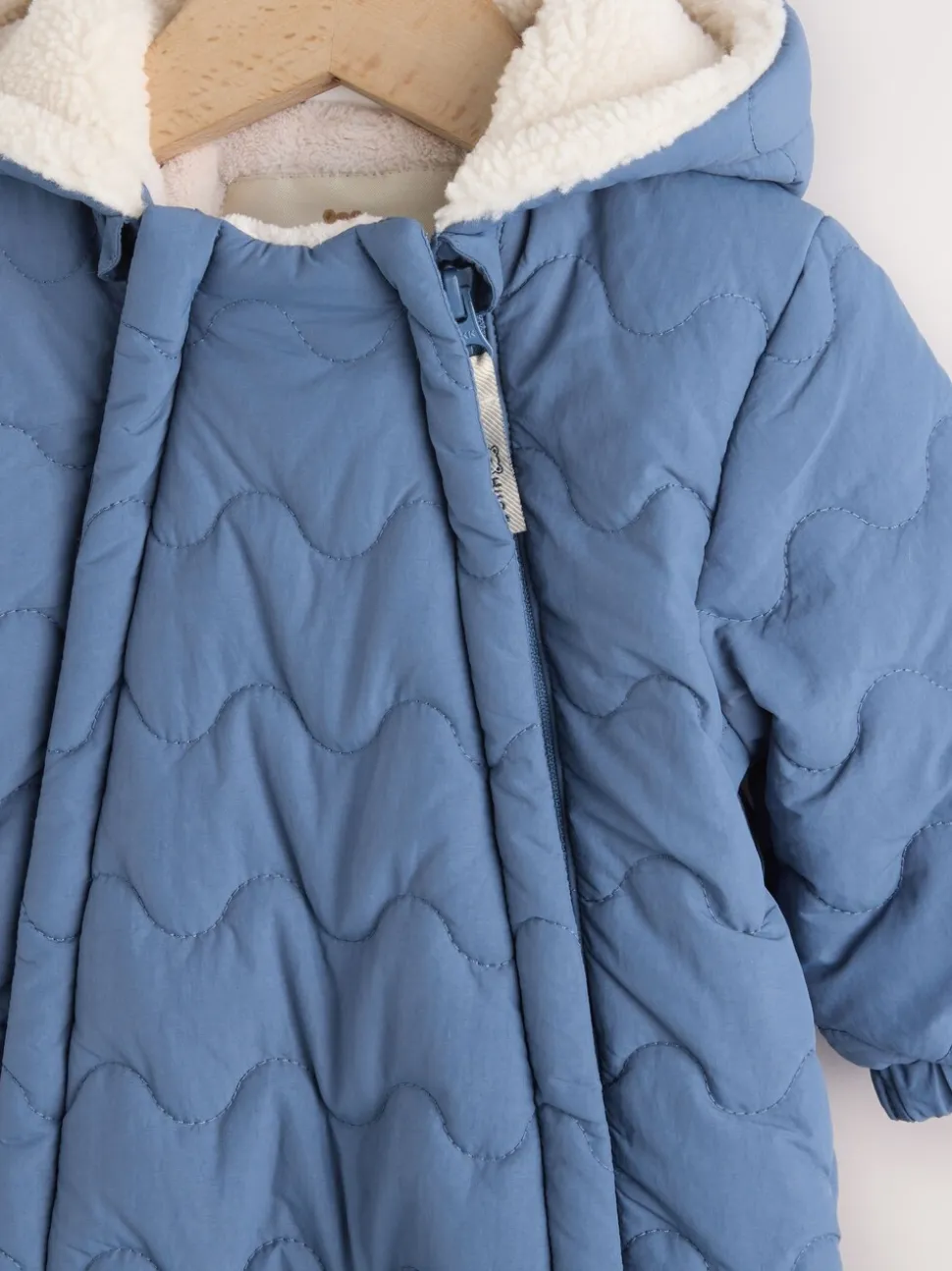 Marineblauw doorgestikt - Baby all-in-one van nylon met capuchon (0-18mnd)
