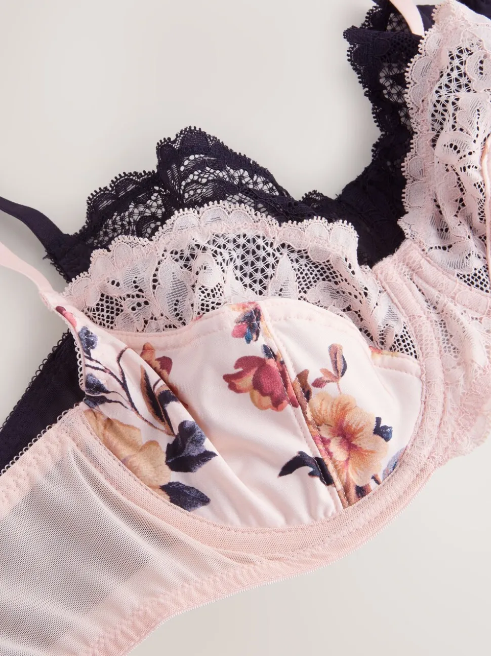 Marineblauw/crème met bloemenprint - Niet opgevulde beha's met hele cup