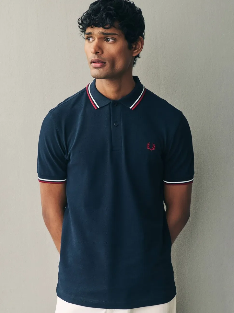 Marineblauw/wit/rood - Fred Perry poloshirt met gestreepte rand