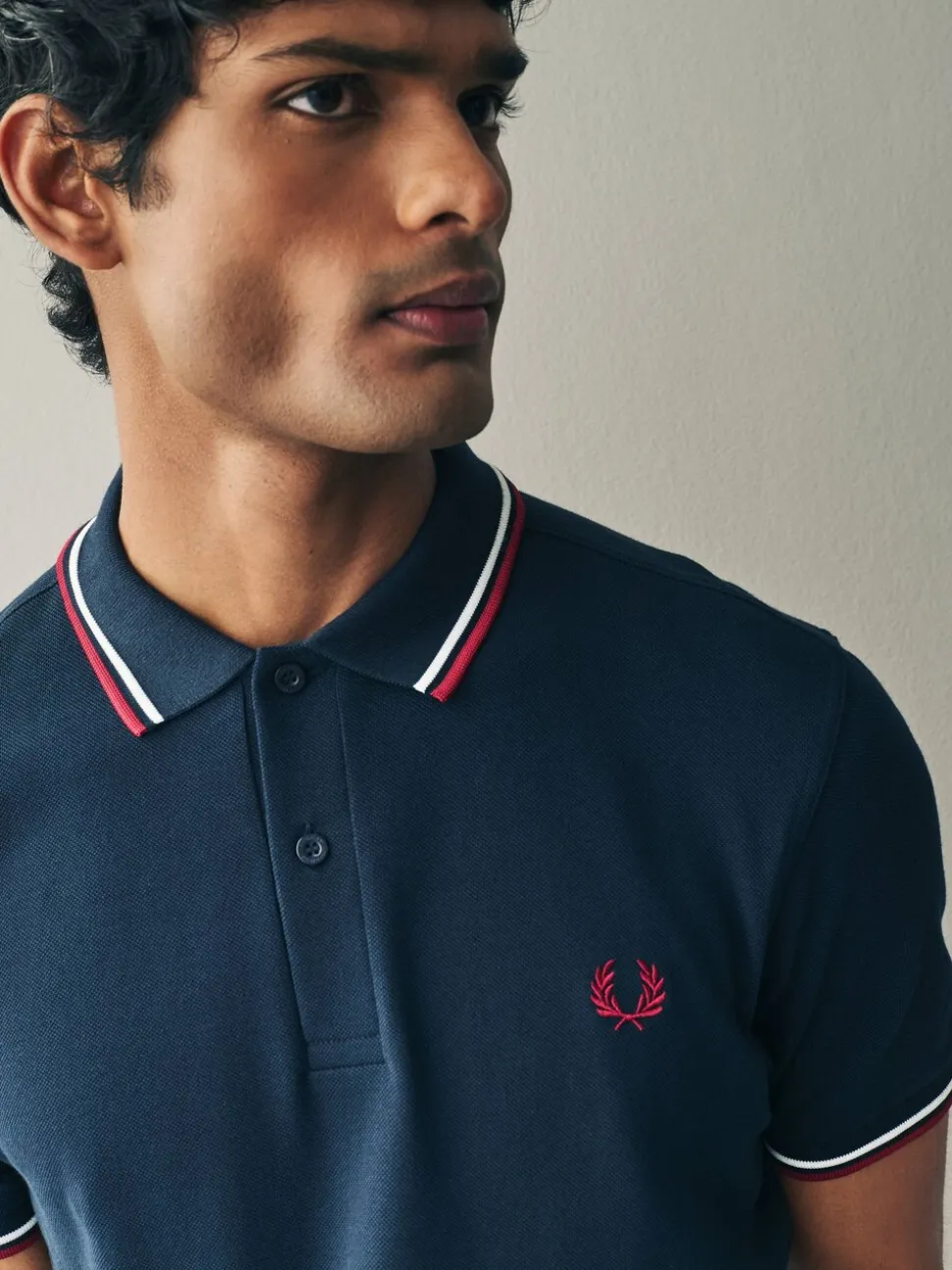 Marineblauw/wit/rood - Fred Perry poloshirt met gestreepte rand