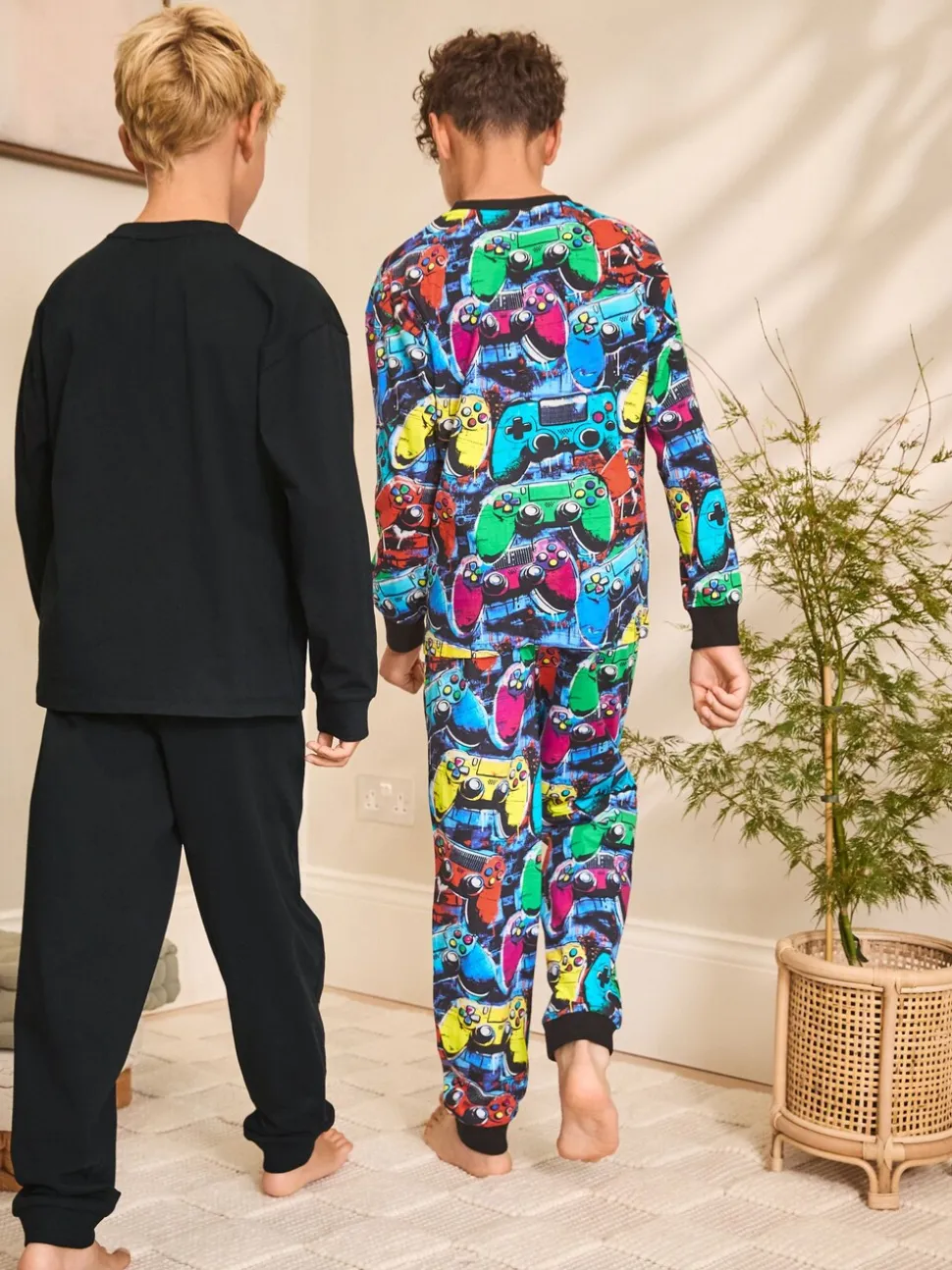 Meerkleurig gamer - Verpakking van 2 pyjama's met lange mouwen (3-16 jr)