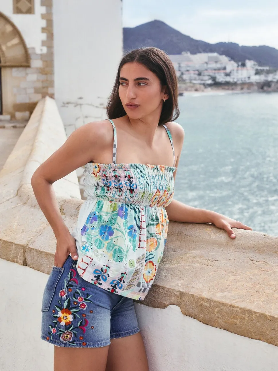 Middenblauw met bloemenborduursel - Denim shorts voor jongens