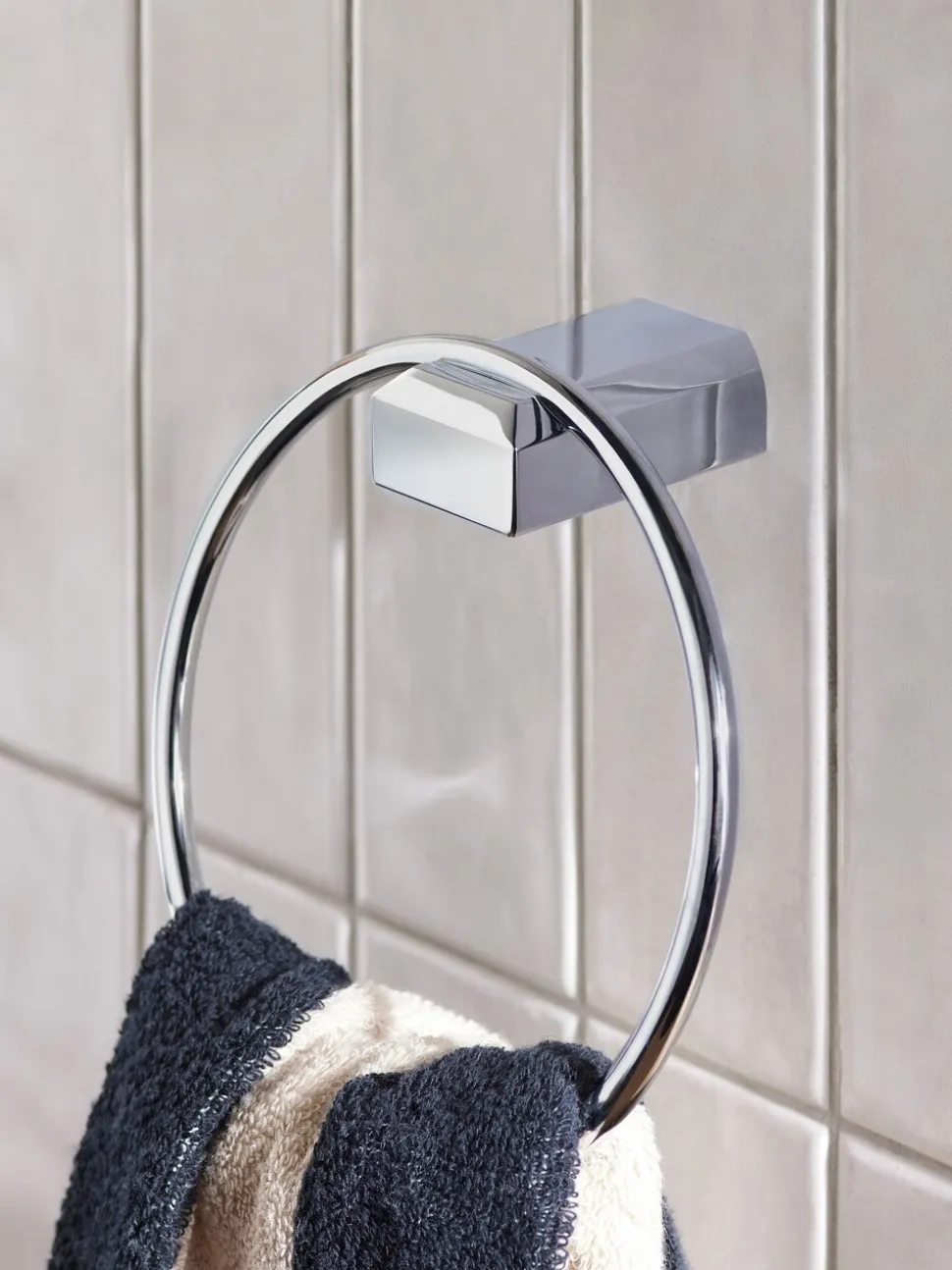 Moderna handdoekrail
