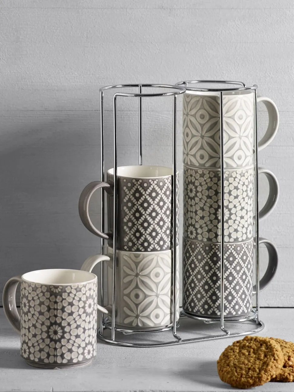 Mokken met geometrisch reliëf