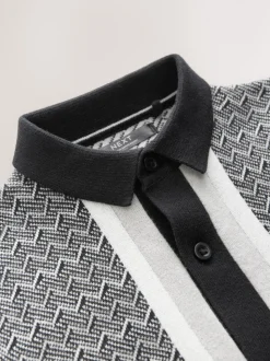 Monochroom - Set met gebreid poloshirt met knoopsluiting en short met geometrische print (3-16jr)
