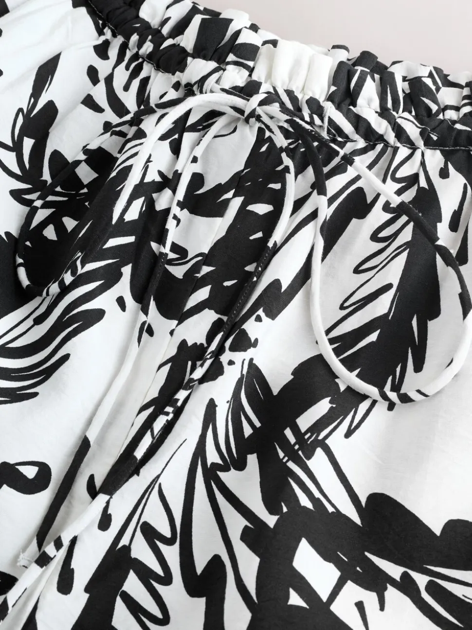 Monochroom - Strandshorts voor de zomer