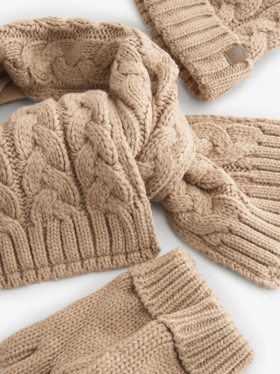 Naturel gebreid met kabelpatroon - Hoed, Handschoenen & Sjaals 3 delige Set (3-16jaar)