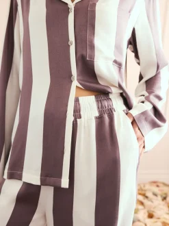 Naturel met strepen - Pyjama's met knoopsluiting