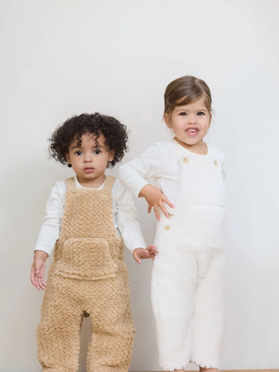 Natuurlijk - The Little Tailor - Set van dikke tuinbroek van sherpafleece en body voor baby's