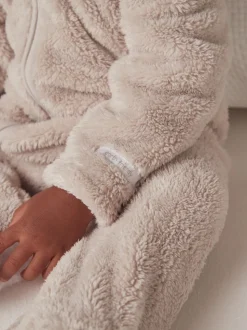 Natuurlijk - The White Company - Kiezelkleurig fleece romperpakje