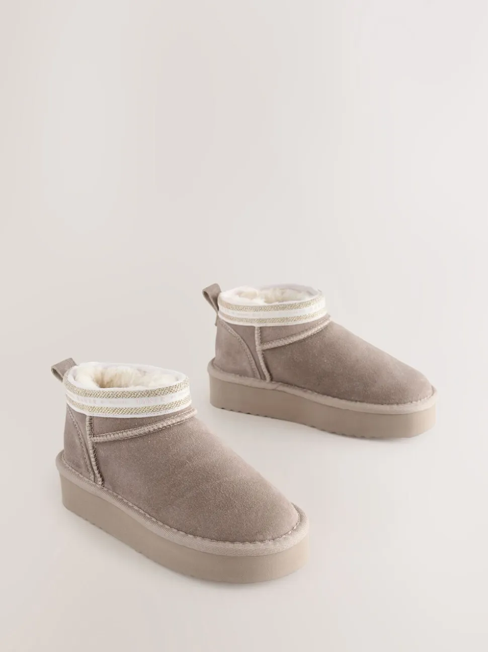Nertsgrijs/bruin - Baker by Ted Baker waterafstotende behaaglijke suède meisjes Boots