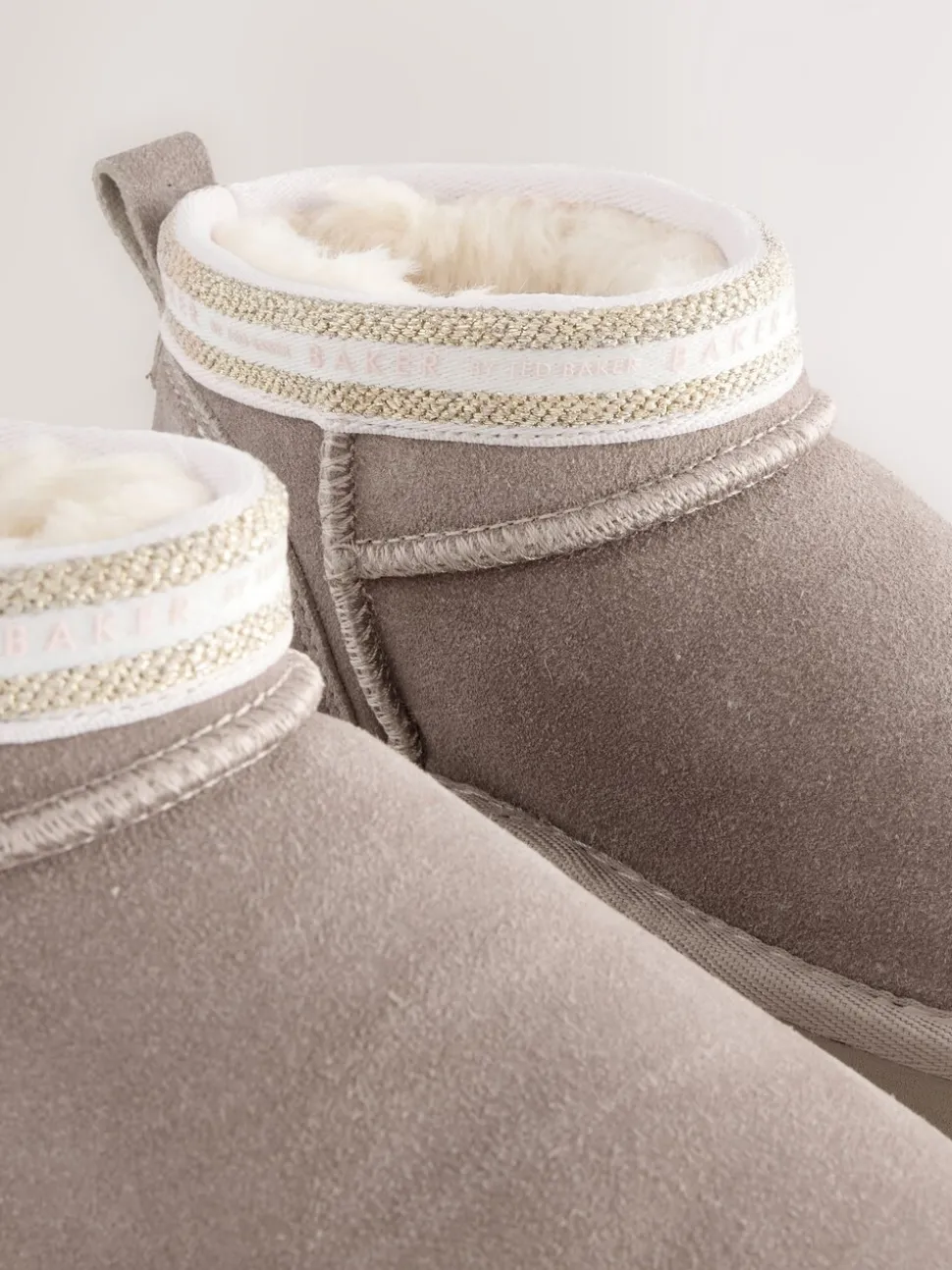 Nertsgrijs/bruin - Baker by Ted Baker waterafstotende behaaglijke suède meisjes Boots