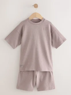 Nertsgrijs/bruin - Set van T-shirt met textuur en korte mouwen en shorts (3 - 16 jr)