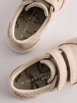 Neutraal - Brogue schoenen met klittenbandsluiting