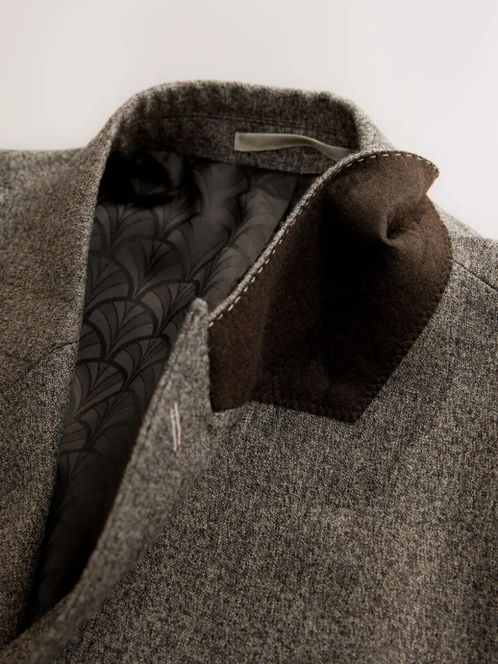 Neutraal - Double Breasted Merino Wool Blend Suit Jacket
