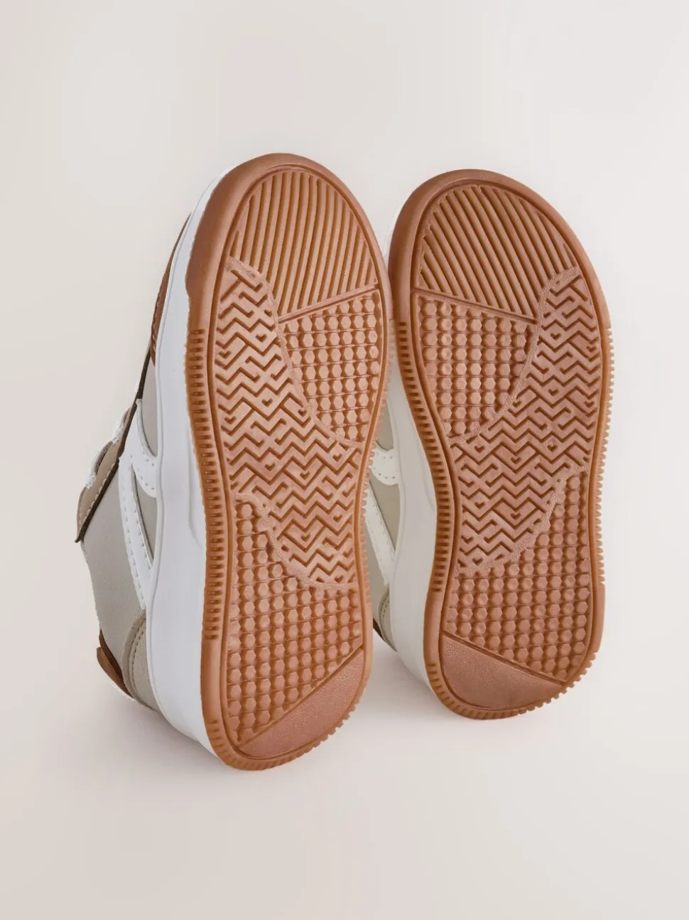 Neutraal - Elastische sportschoenen