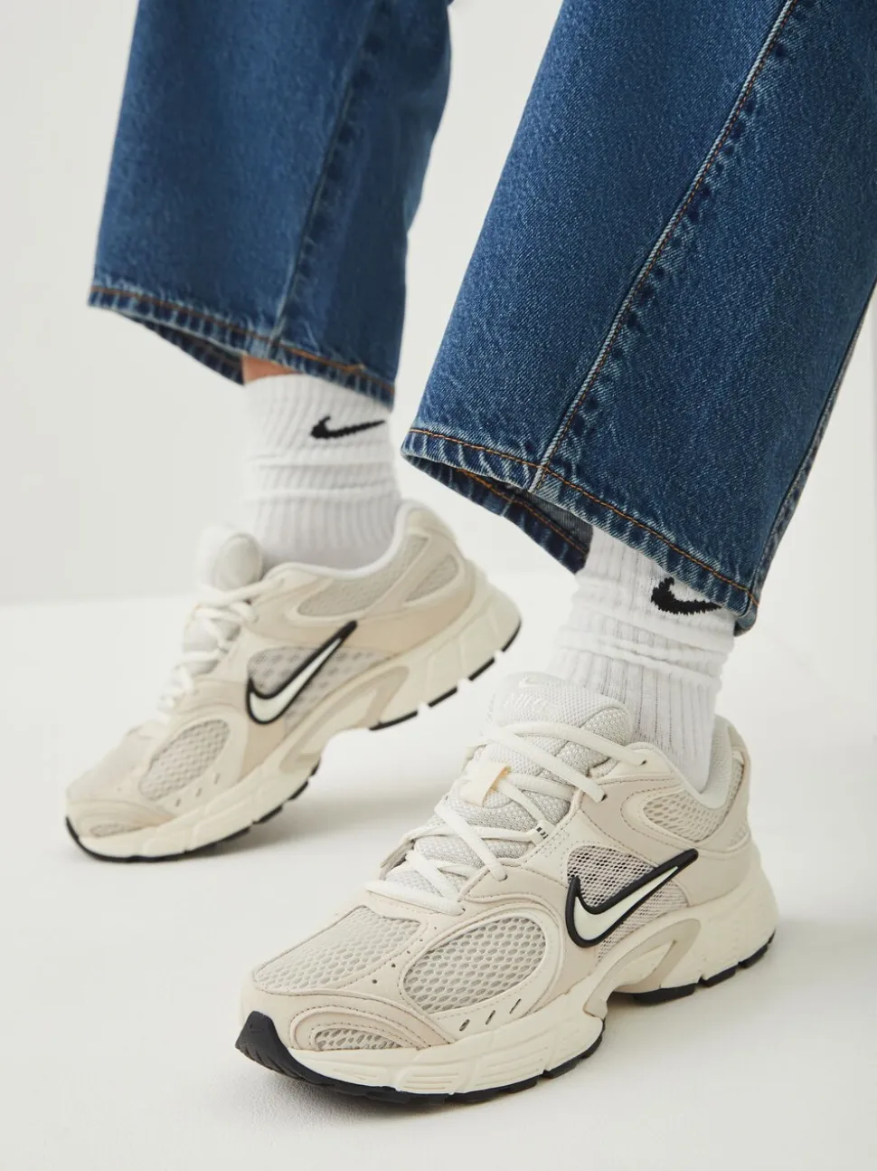 Neutraal - Nike Vomero V5 hardloopsneakers