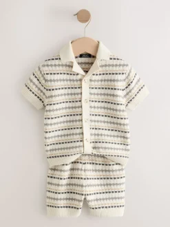 Neutraal - Set van gebreid poloshirt met textuur en reverskraag en shorts (3mnd -10jr)