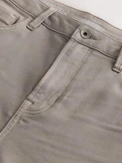 Neutraal - Standaard toelopende pasvorm - Comfortabele stretchjeans