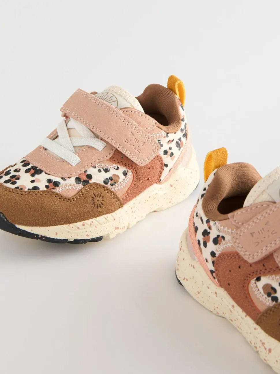 Neutraal met dieren - Sneakers met elastische veters en klittenbandsluiting