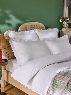 Nina Campbell Set of 2 Jester Scallop Spot 200 Thread Count Pillowcases