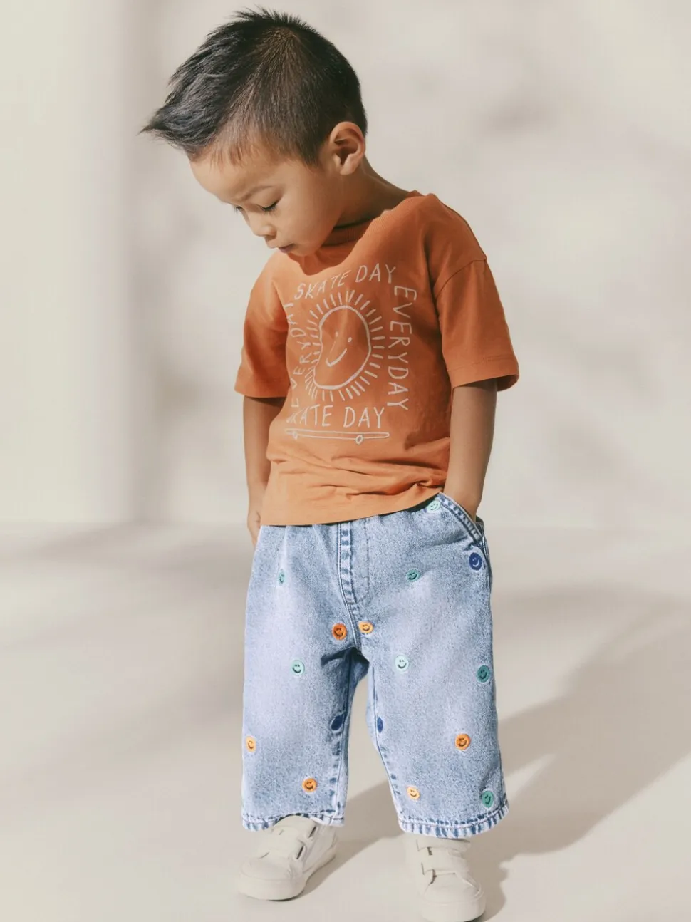 Normaal blauw - 100% katoenen denim jeans met borduursel (3mnd -7jr)