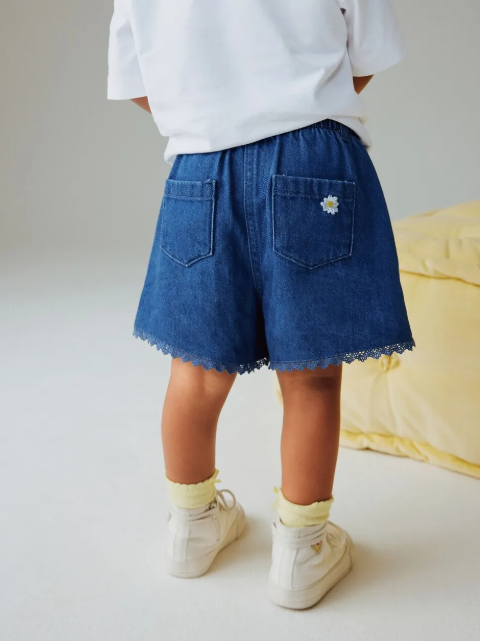 Normaal blauw - Daisy Embroidered Denim Shorts (3mths-7yrs)