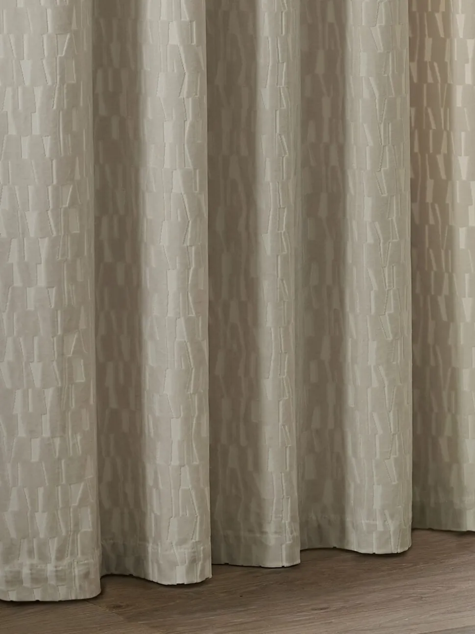 Paoletti Manhattan Velvet Eyelet Curtains