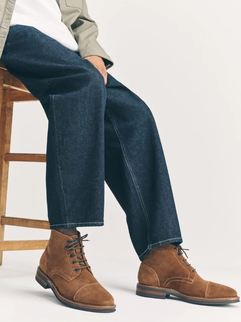 Pastelgeel - Leren boots met neusstuk