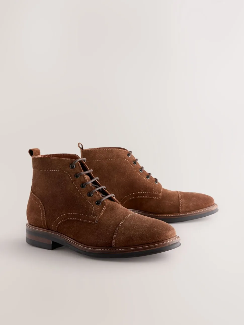 Pastelgeel - Leren boots met neusstuk