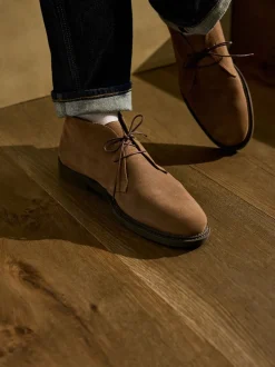 Pastelgeel - Smart Suede Chukka Boots