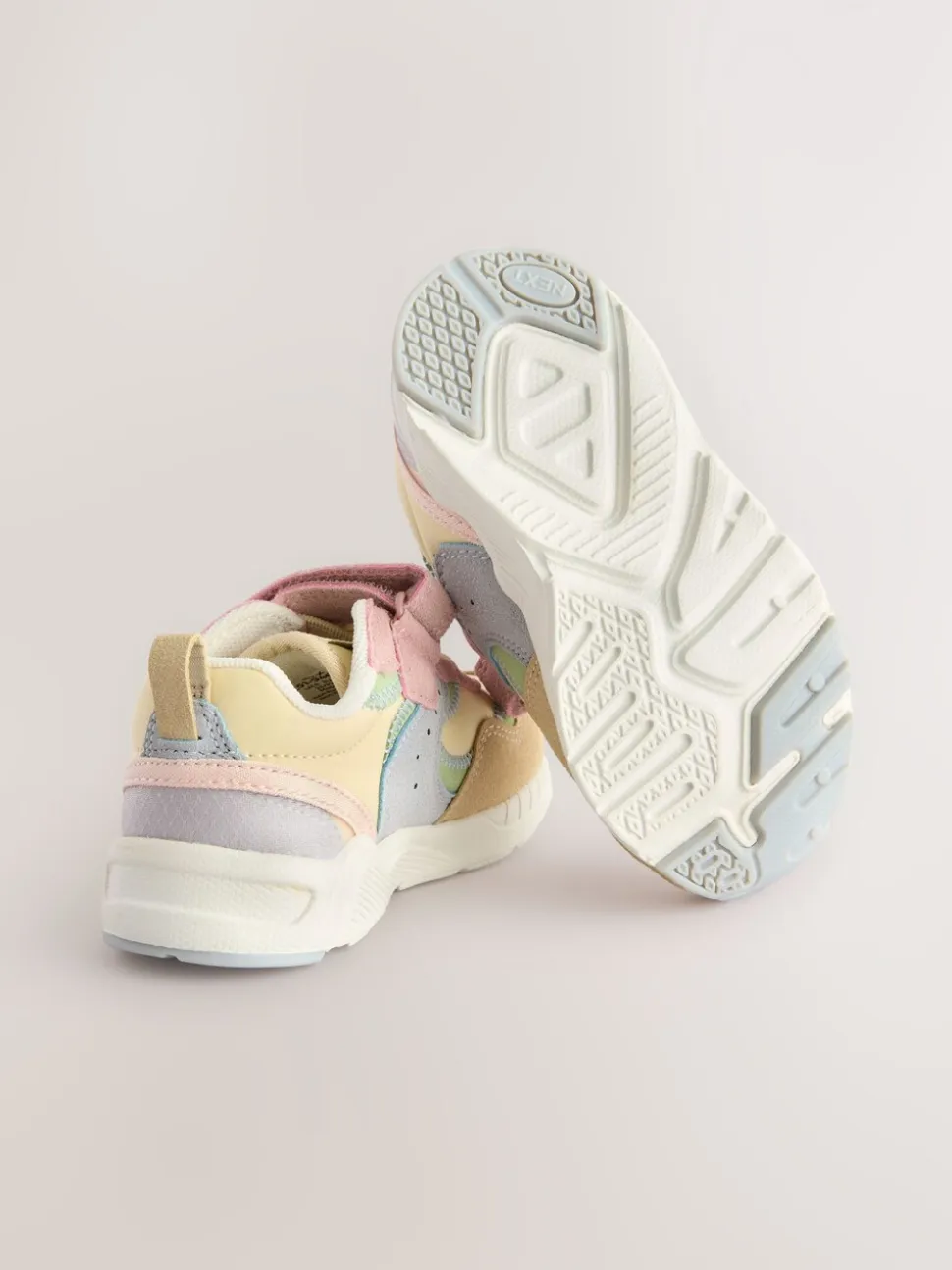 Pastelkleurig - Sneakers met elastische veters en klittenbandsluiting