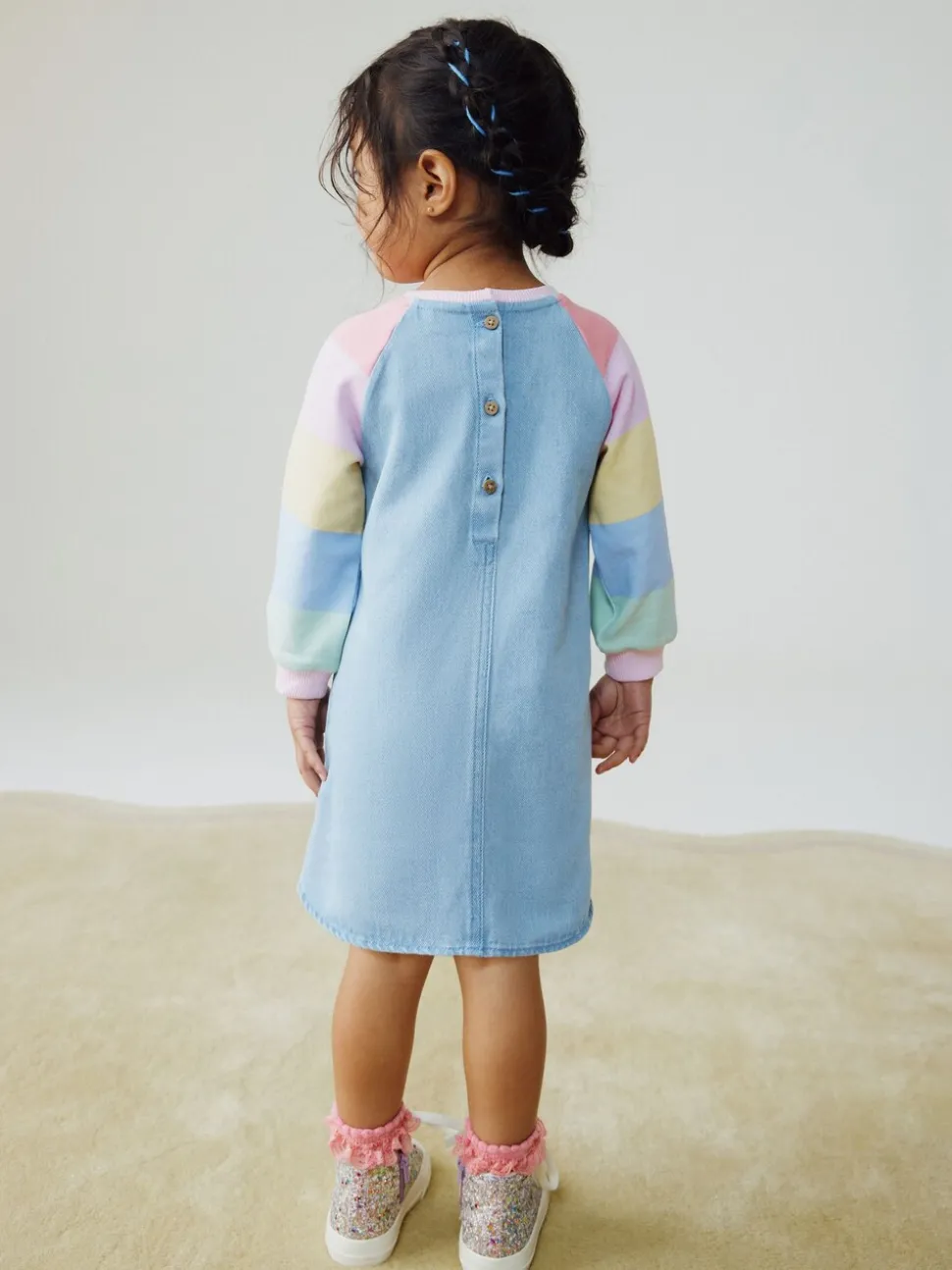 Pastelkleurige regenboogprint - Spijkerjurk met raglanmouwen (3mnd-8jr)