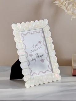 Pearlescent Scallop Photo Frame