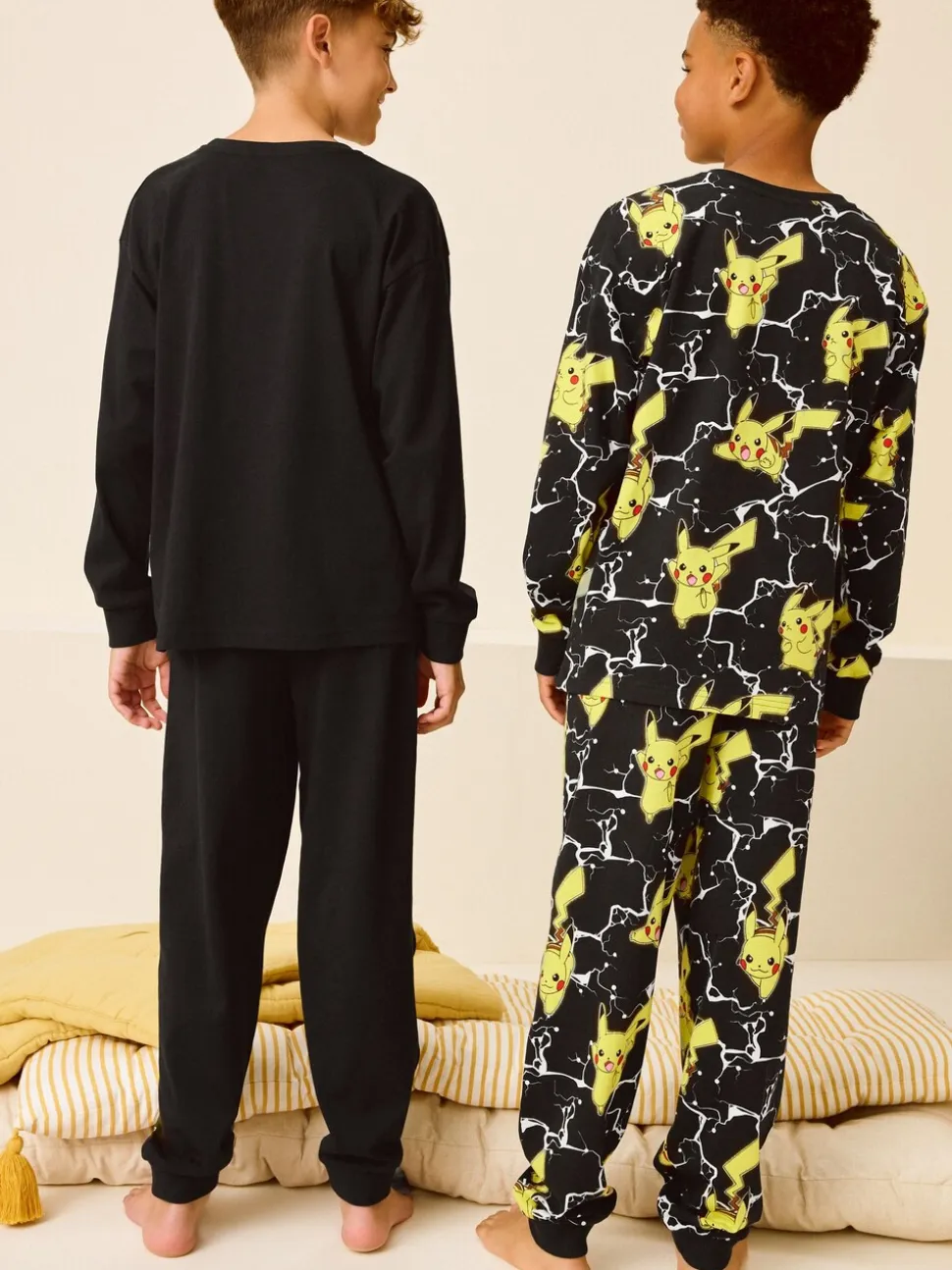 Pokémon geel/zwart - Verpakking van 2 pyjama's met lange mouwen (4-16 jr)