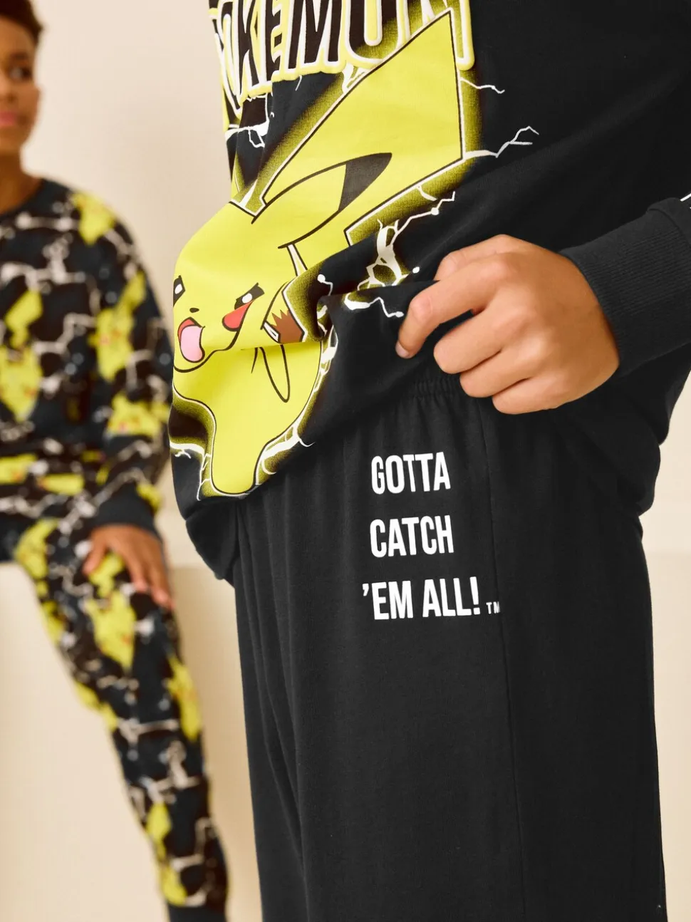 Pokémon geel/zwart - Verpakking van 2 pyjama's met lange mouwen (4-16 jr)