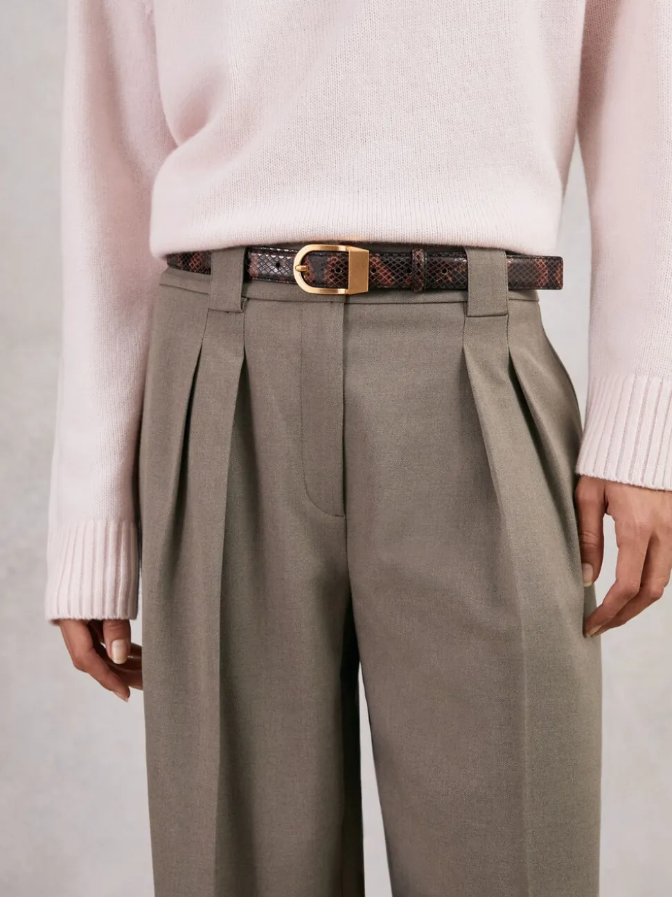 Reiss Hazel Leren Riem met Gebogen Gesp