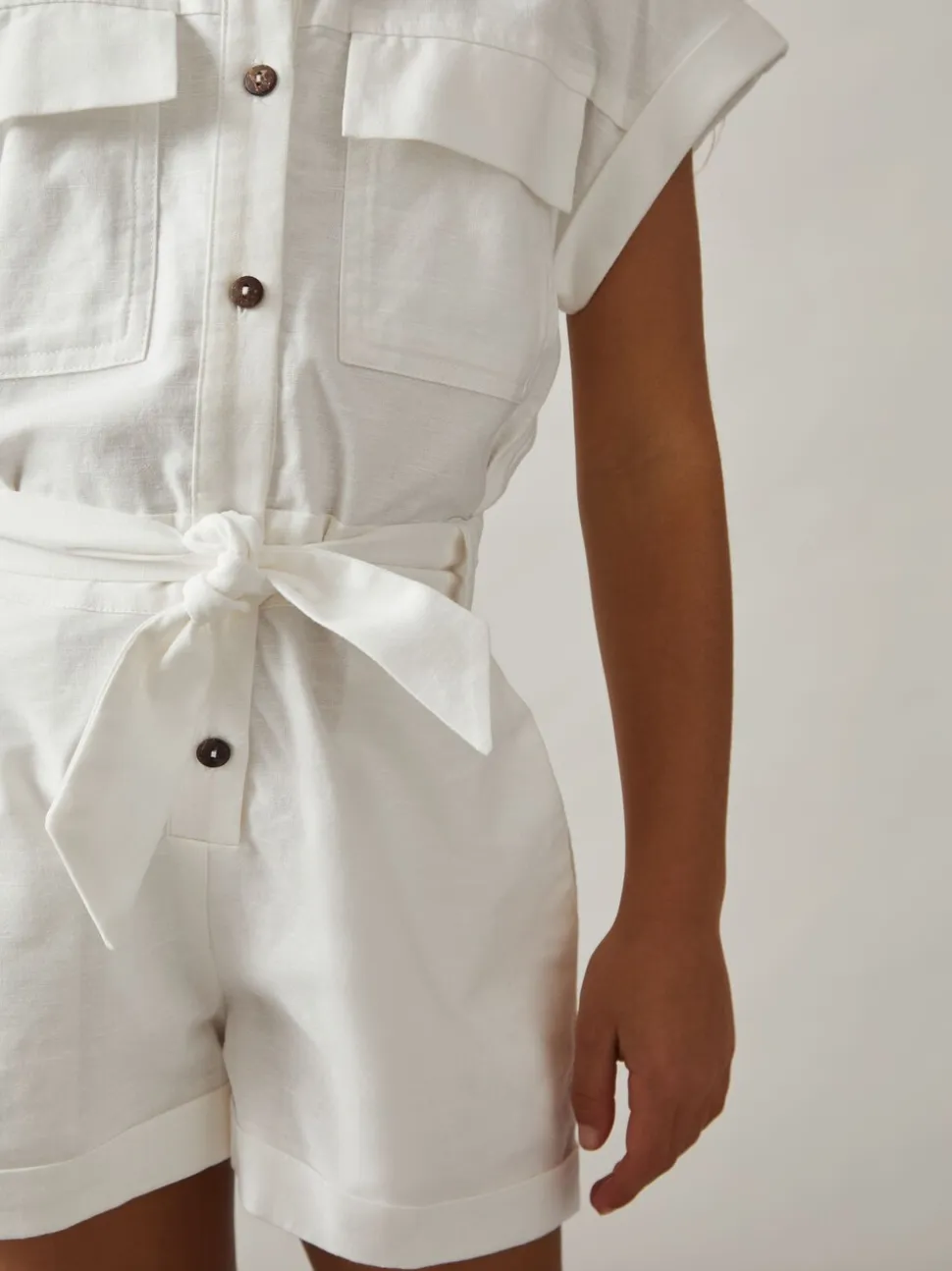 Reiss Zoe playsuit van katoen-linnen met riem