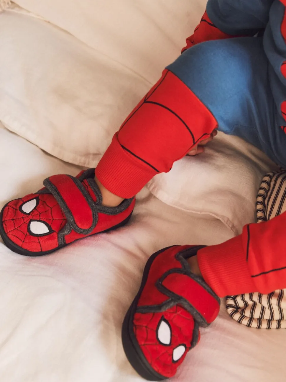 Rood Spiderman Marvel - Pantoffels met print, klittenbandsluiting en kuipzool