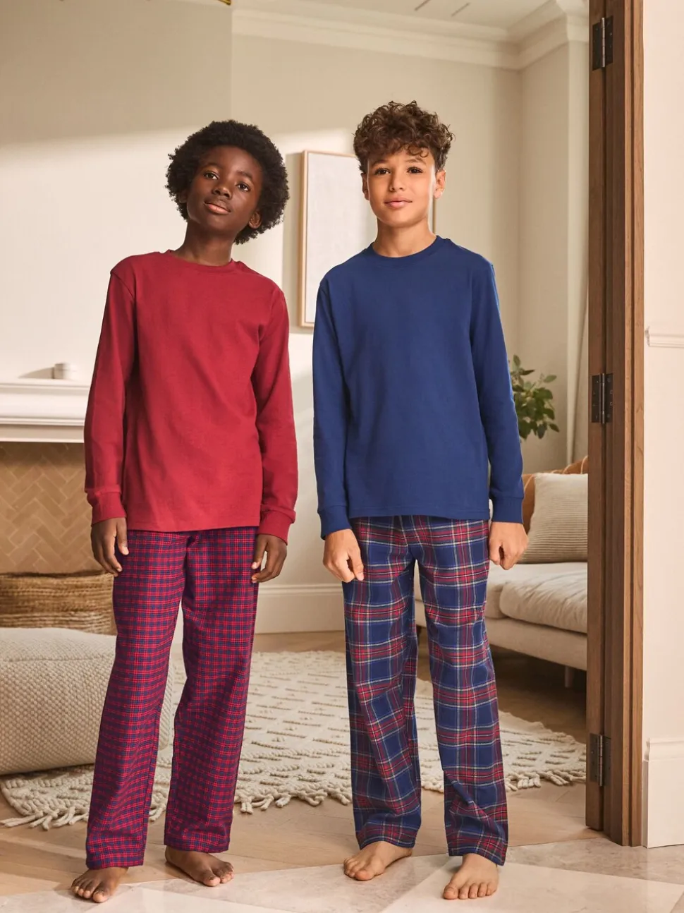 Rood/blauw - Set van 2 geweven geruite pyjama's met lange mouwen (3-16jr)