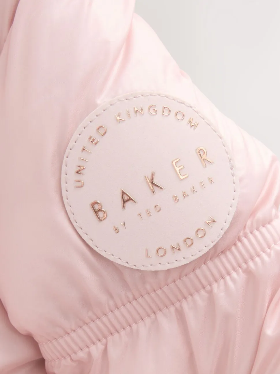 Roze - Baker by Ted Baker Regenbestendige gewatteerde jas met geschulpte rand en afneembare tas